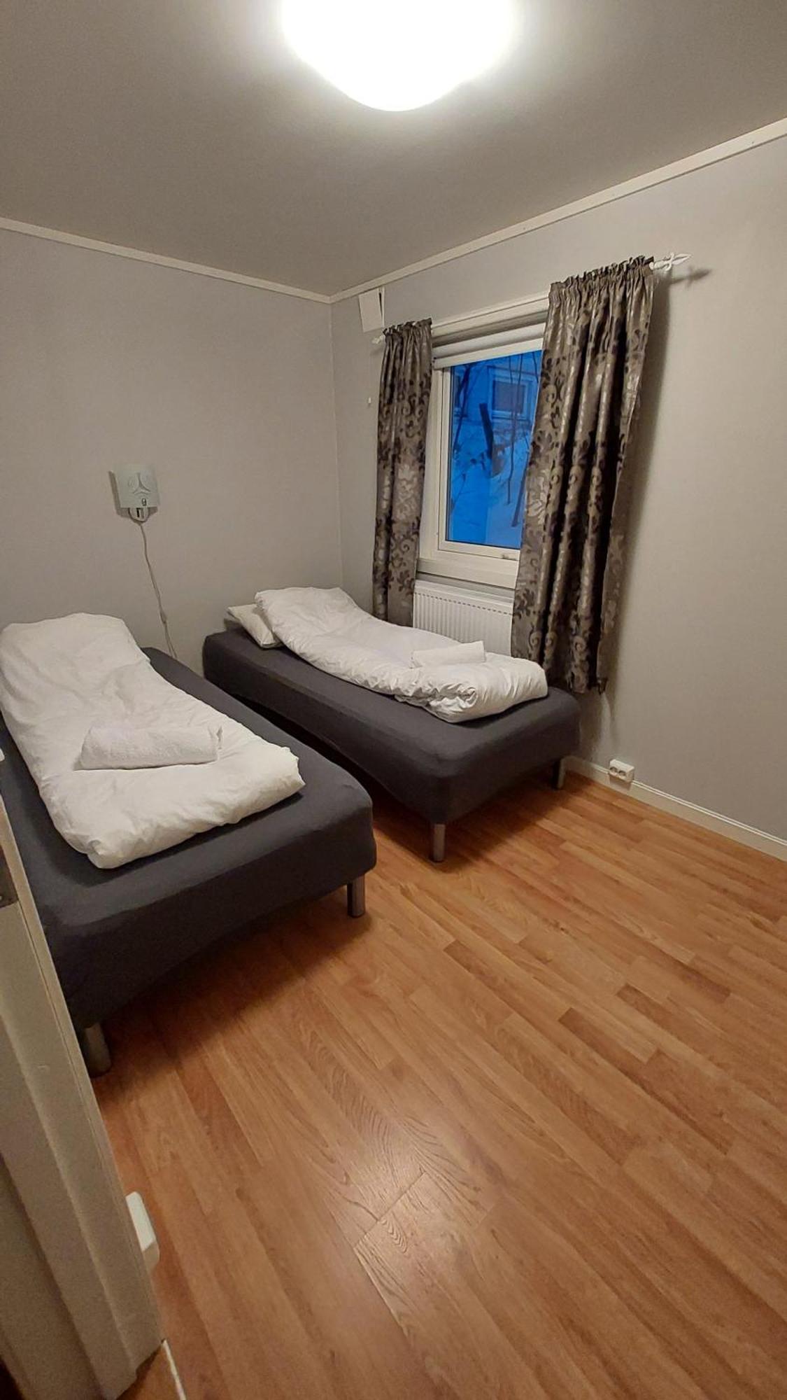 Lyngen Apartments Lyngseidet Extérieur photo