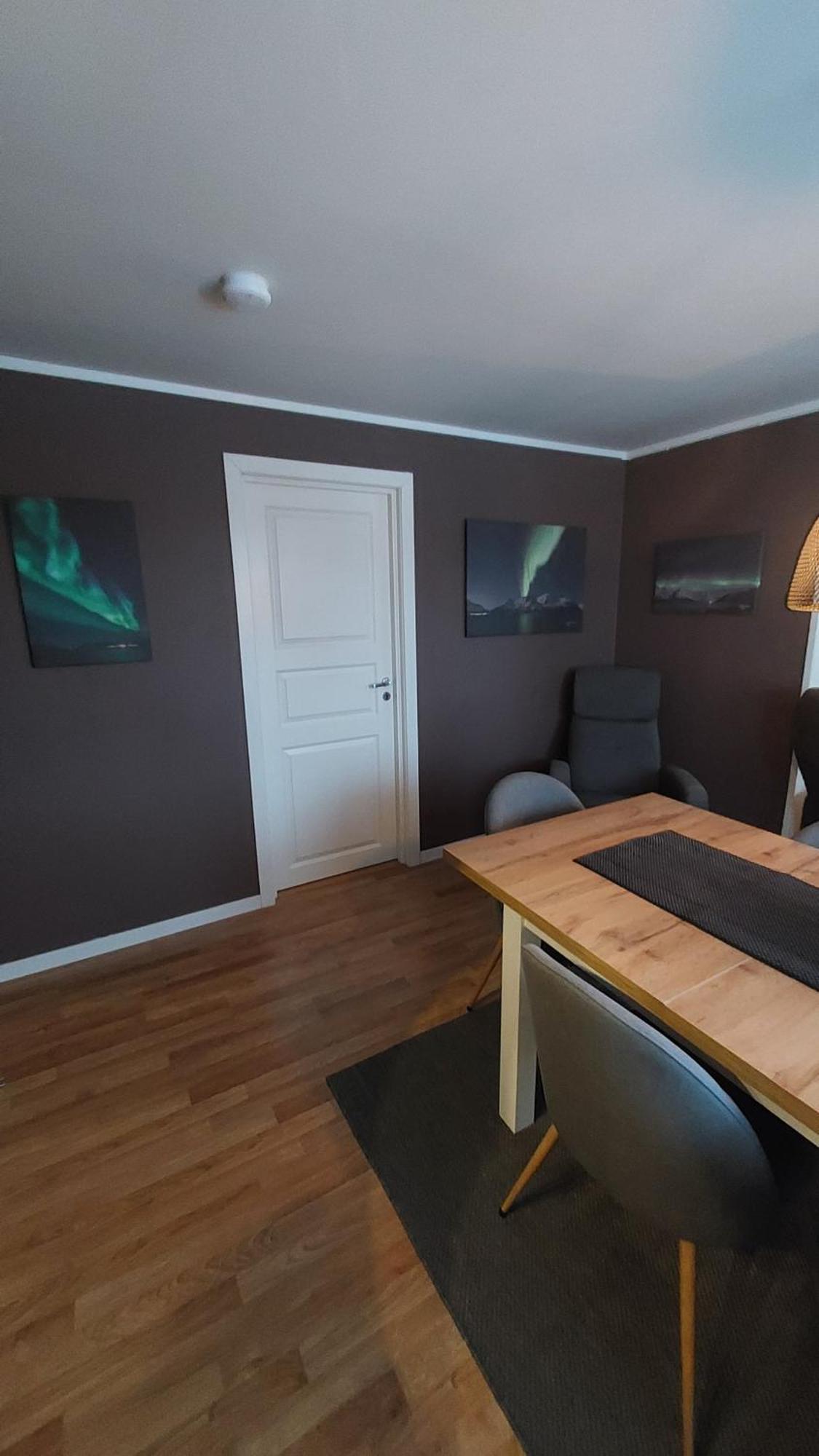 Lyngen Apartments Lyngseidet Extérieur photo