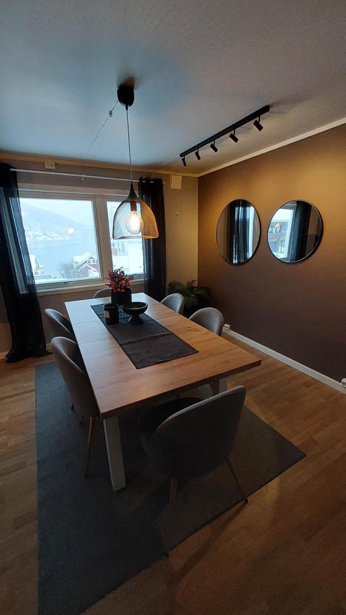 Lyngen Apartments Lyngseidet Extérieur photo